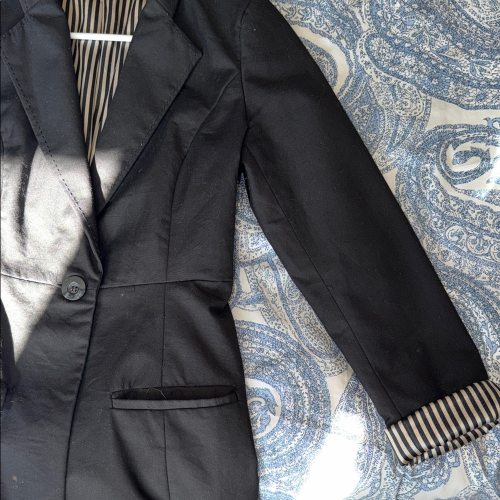 Forever 21 Black Blazer with Striped Lining - Picture 3 of 3